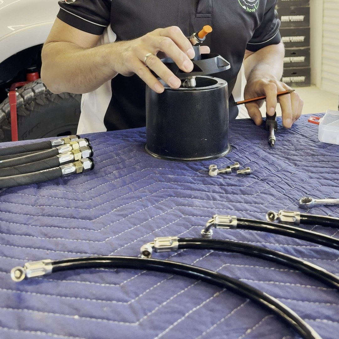 Smart App-Controlled Tire Pressure System for 4x4 Off-Road Driving