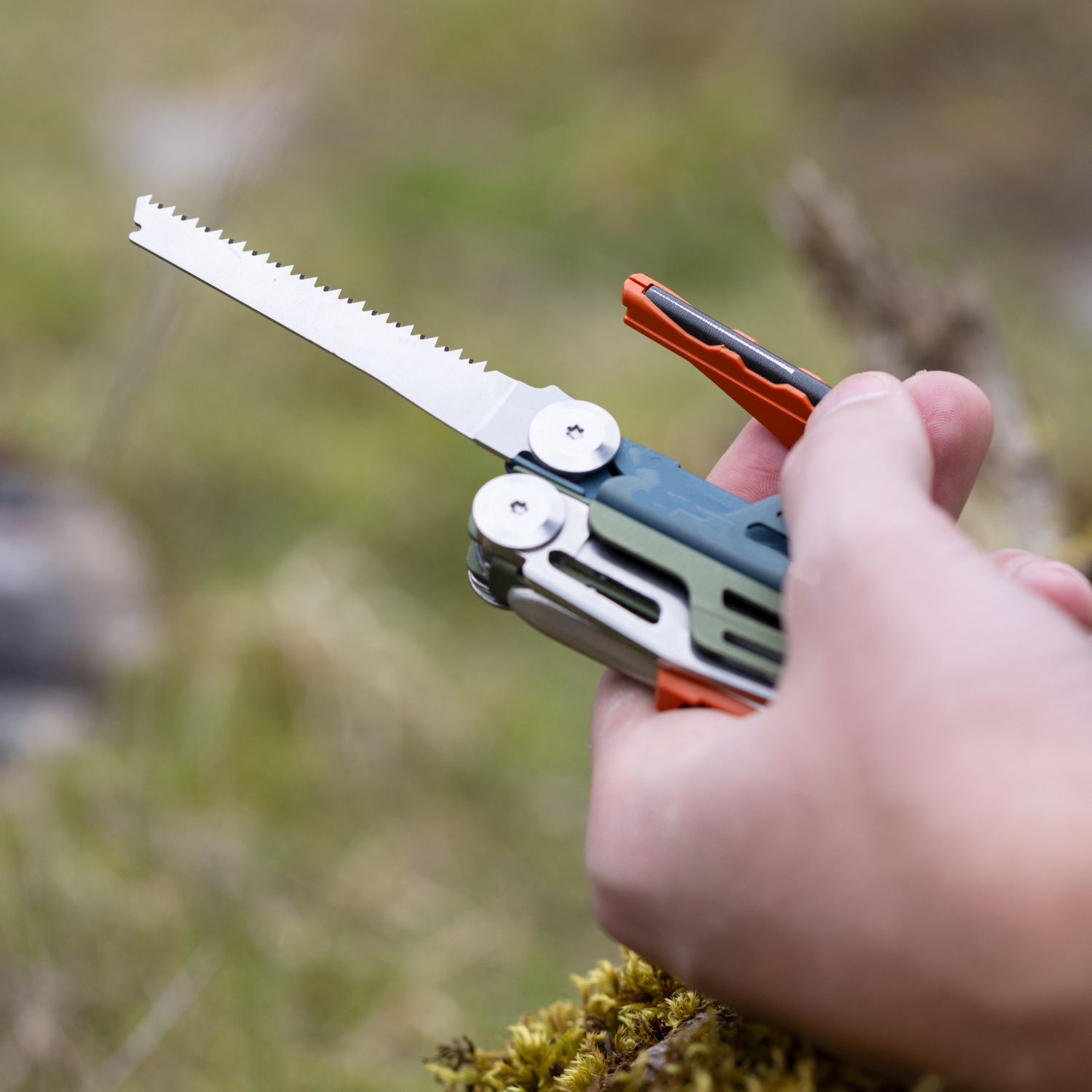 Tactical 19-in-1 Survival Multi-Tool with Fire Starter & Hammer – Ultra Compact Outdoor Power