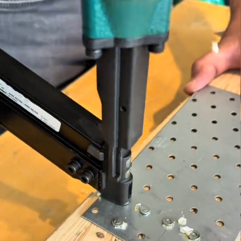 Lightweight Air-Powered Nailer with Precision Nail Control