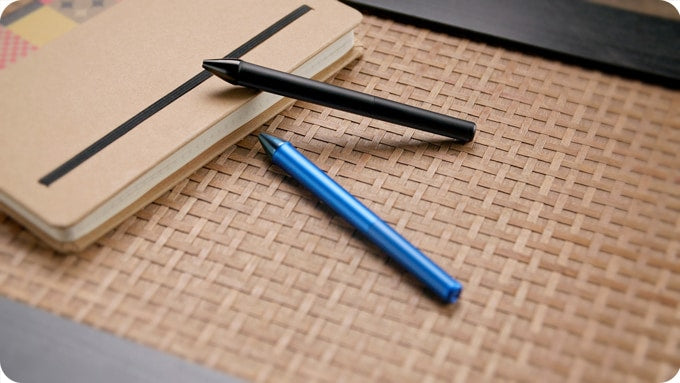 Precision Balanced Writing Pen – Ergonomic Anti-Fatigue Tool with Adjustable Center of Gravity