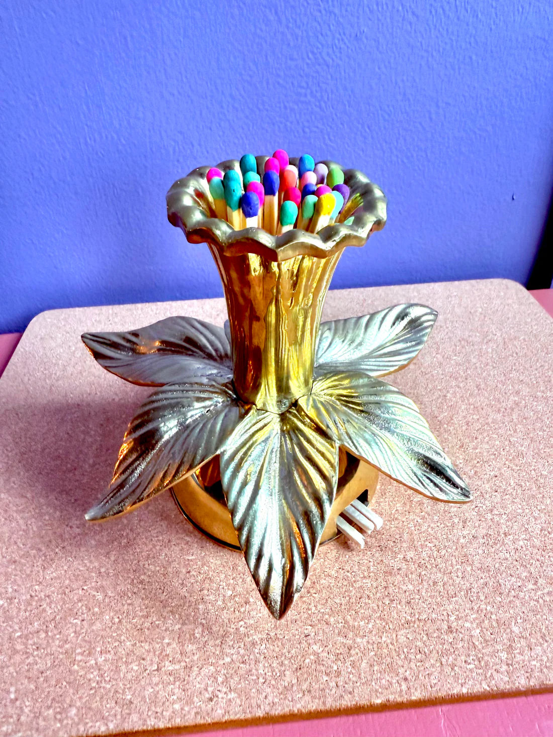 Ceramic Match Striker Holder – Elegant Charm for Cozy Spaces